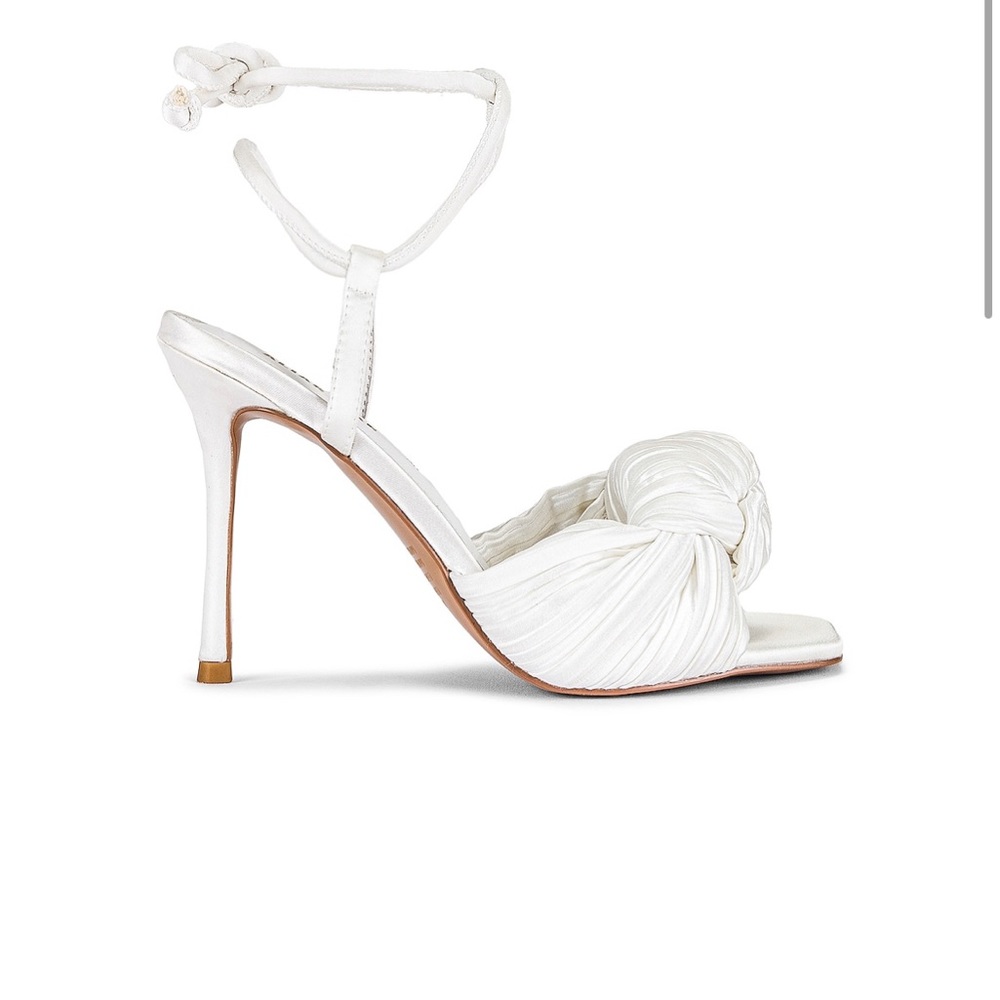 Alias Mae Mina Sandal in Ivory, never worn! Size 40 (U.S. size 9).